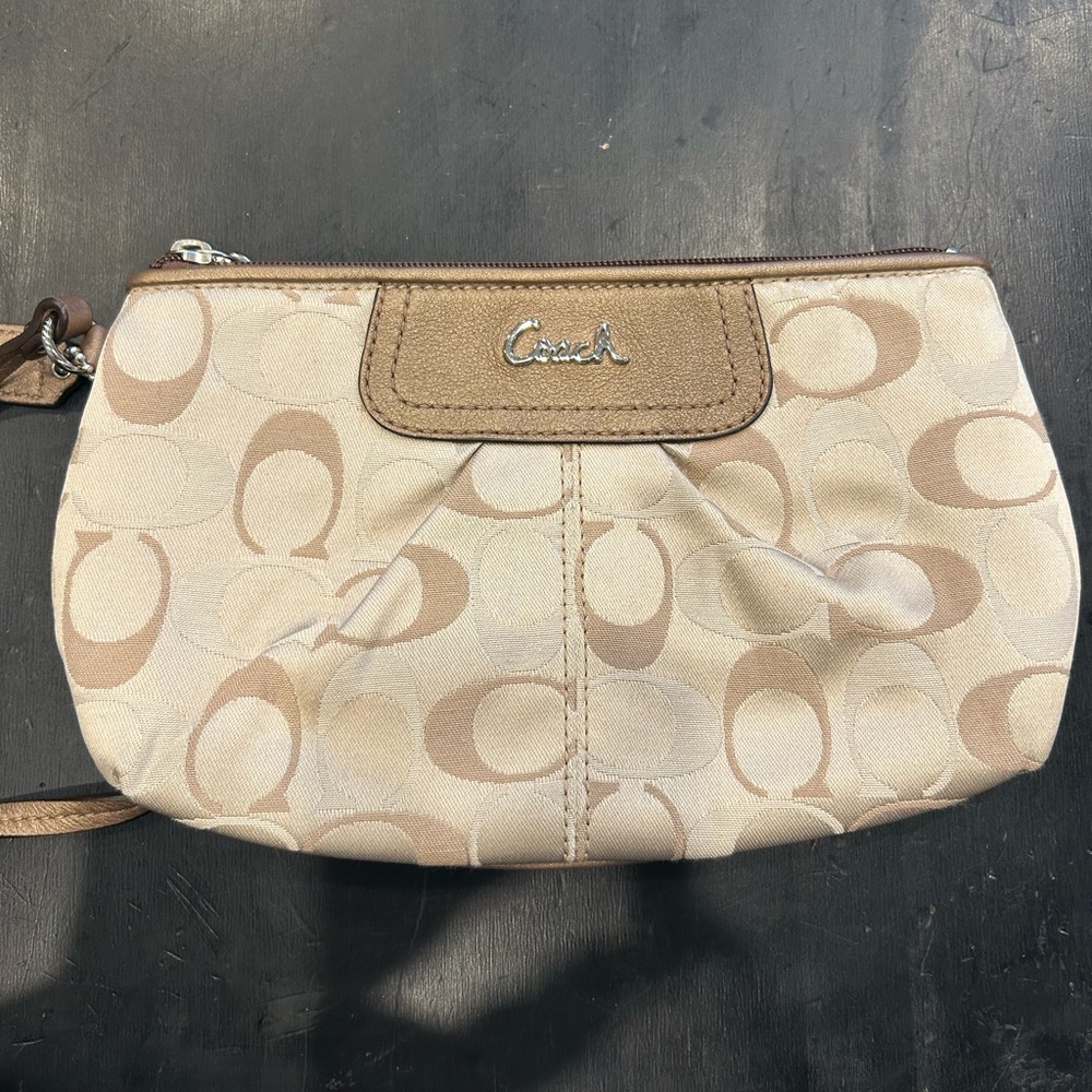 NWOT Coach Beige and Brown Women's Wristlet